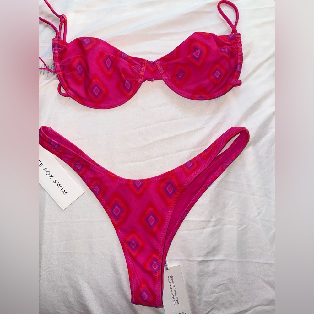 WHITE FOX BOUTIQUE More Than A Dream Bikini set Magenta Diamond size medium